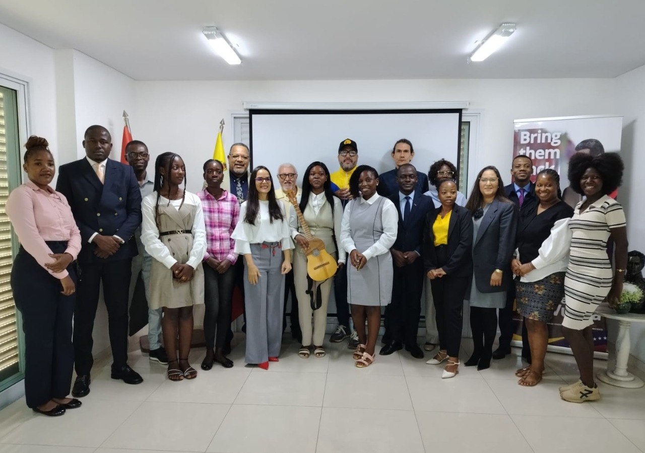 Cultura venezolana se hace sentir en Angola con estancia artística de Gerardo Valentín